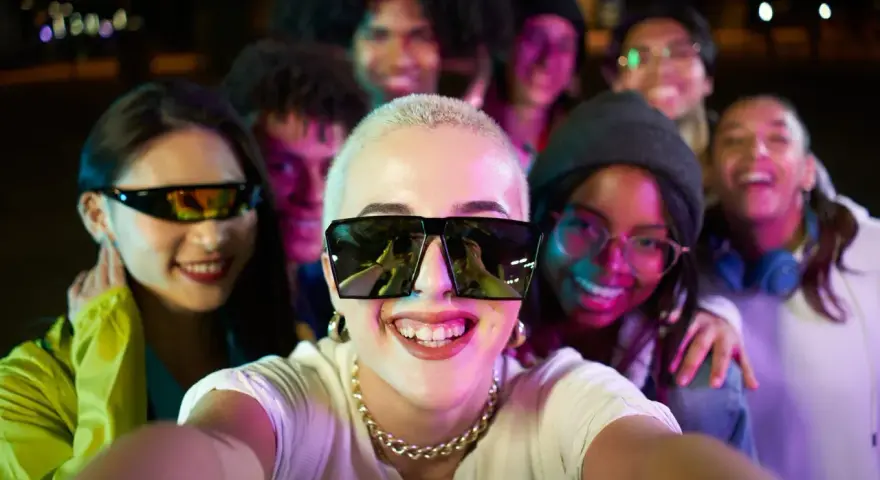 Jak zorganizować imprezę w stylu lat 70.? Disco, hippie, PRL!