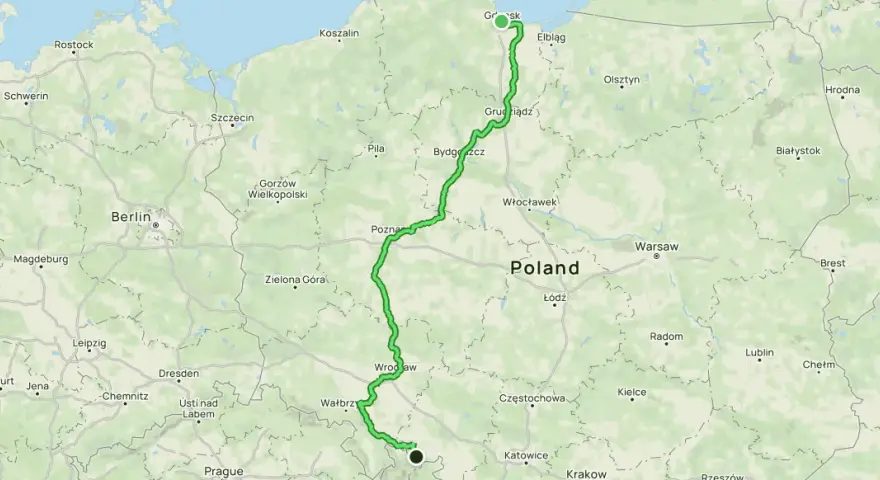 Trasa rowerowa EuroVelo 9 biegnie przez Polskę, łącząc Gdańsk z Czechami, mijając po drodze Bydgoszcz, Poznań i Wrocław.