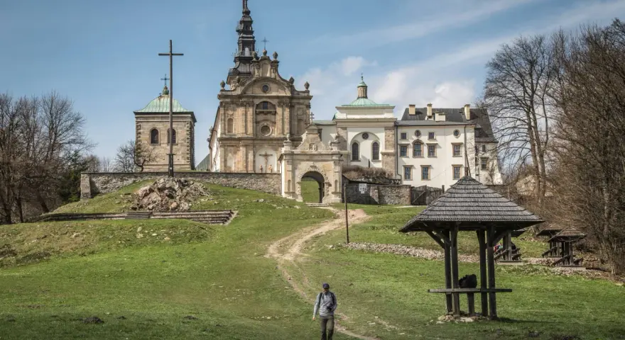 Świętokrzyskie: Atrakcje, Zamki i Szlaki. Zaplanuj Wycieczkę!