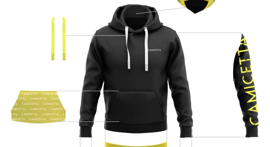 Czarna bluza z kapturem i żółtymi detalami. Widoczne bluzy firmowe z logo CAMICETTA na rękawie i taśmie.
