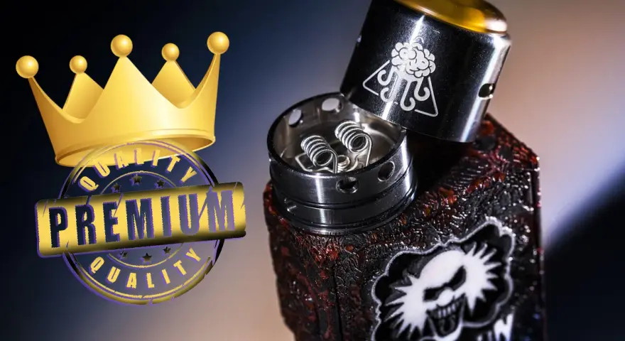 Vaper mod de alta calidad con calavera y corona dorada.