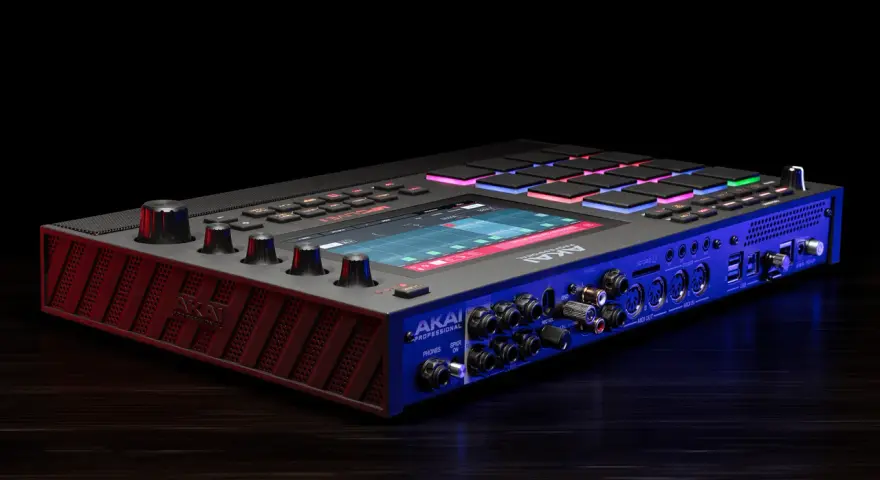 Akai MPX8, sampler z podświetlanymi padami i ekranem, gotowy do tworzenia muzyki.
