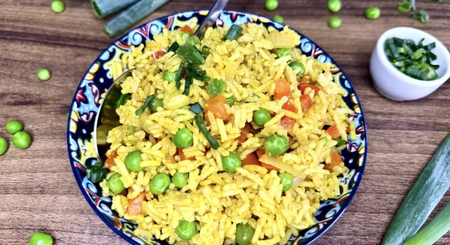 Ryż z curry: idealnie sypki i aromatyczny. Unikaj tych błędów!