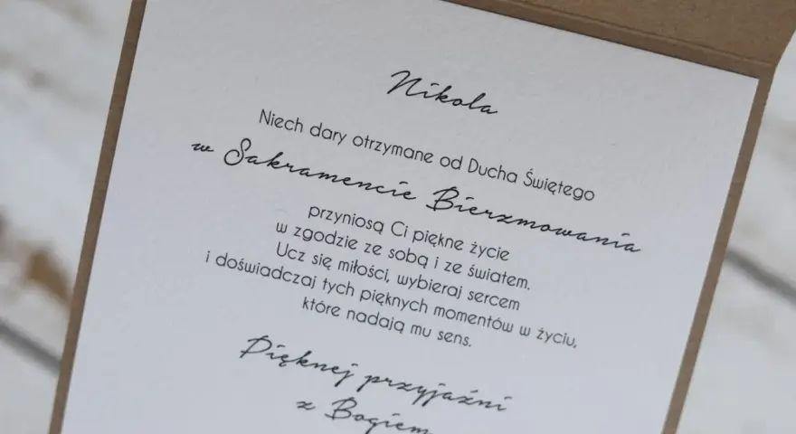 Wzruszające życzenia na bierzmowanie dla Nikoli. Niech dary Ducha Świętego przyniosą piękne życie.