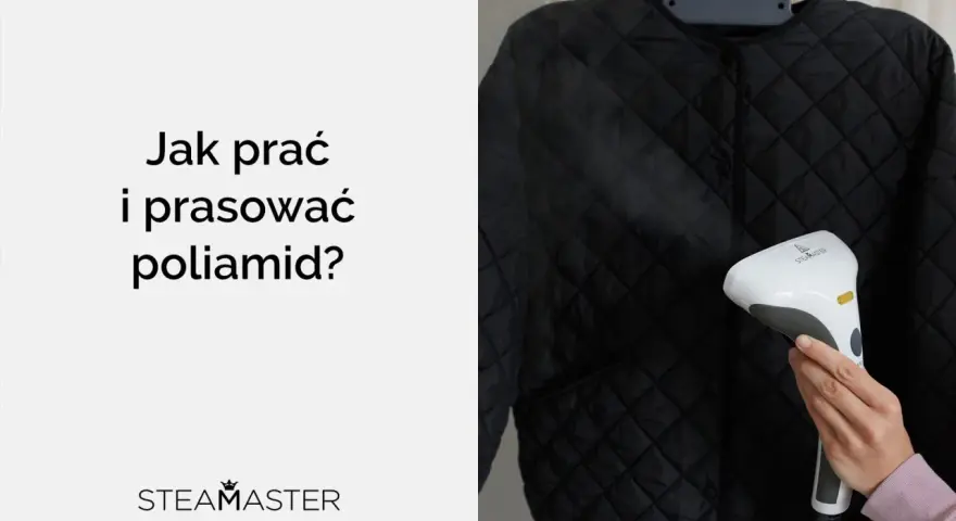Jak prać i prasować poliamid? Czarna pikowana kurtka jest odświeżana parownicą SteamMaster.