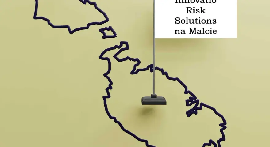 Zarys Malty z flagą Innovatio Risk Solutions Limited.