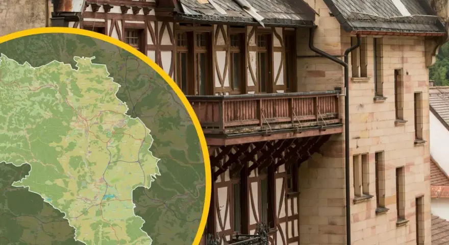 Mapa Schwarzwald i zabytkowy dom z muru pruskiego. Odkryj schwarzwald najpiękniejsze miejsca.