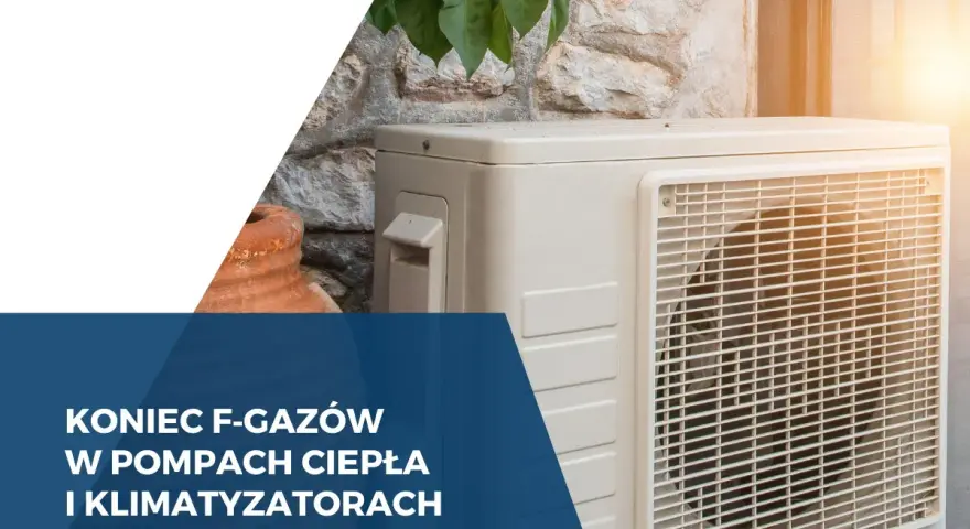 Koniec F-gazów w pompach ciepła i klimatyzatorach. Jednostka zewnętrzna klimatyzatora na tle kamiennej ściany.