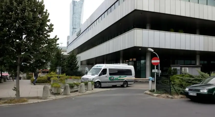 Contbus Warszawa: Skąd odjeżdża? Dokładny przewodnik Marriott