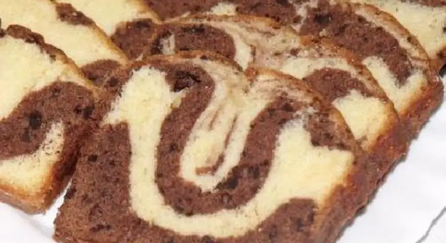 Pyszna babka marmurkowa, idealna na niedzielne popołudnie. Ten przepis na szklanki jest prosty i szybki.