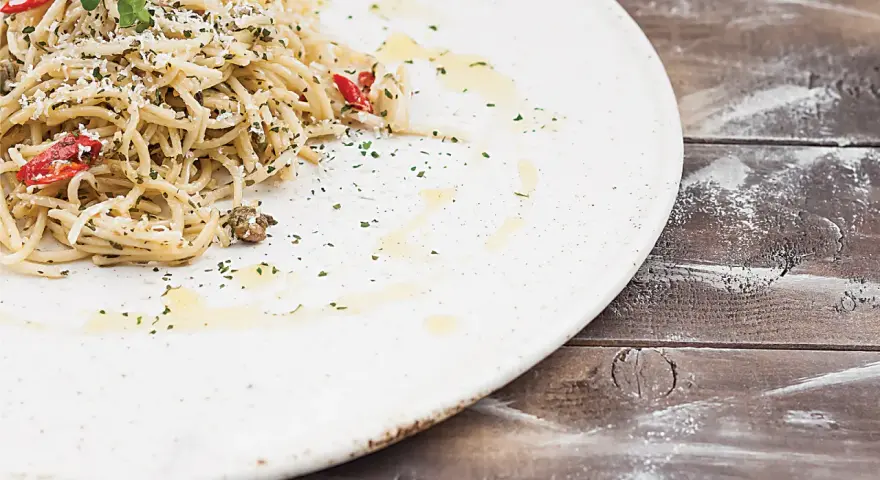Szybkie spaghetti z anchois, które zachwyci Twoje kubki smakowe
