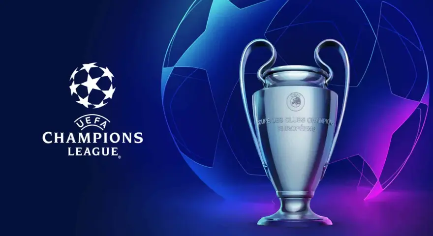 Trofeum Ligi Mistrzów UEFA i logo. Pamiętne chwile, kiedy liga mistrzów 2020.