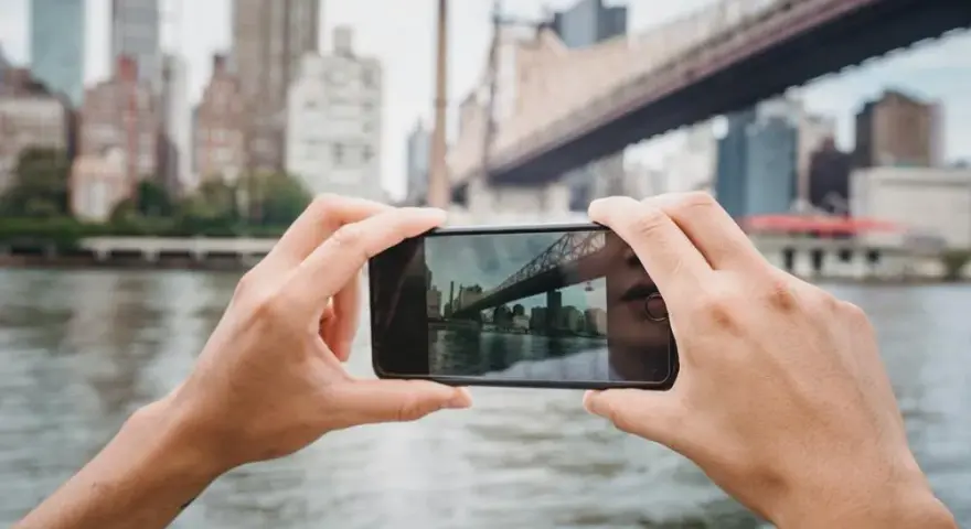 Czy można wywołać zdjęcia z telefonu u fotografa? Poznaj łatwe metody