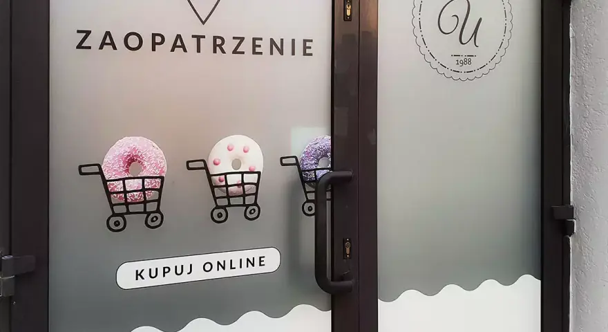 Folia ósemka w druku: Kiedy to najlepszy wybór dla Twojej reklamy?