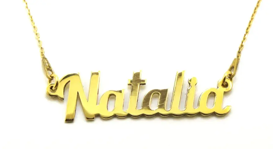 Złoty naszyjnik z imieniem Natalia.