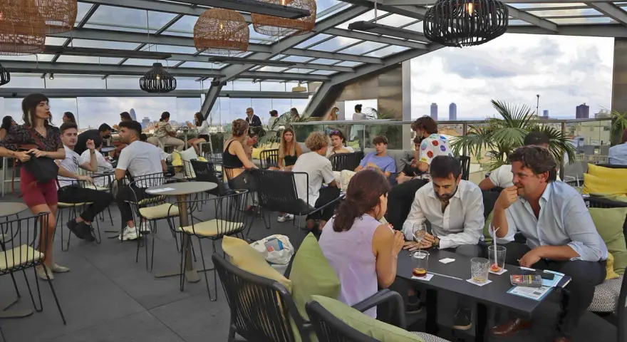 83.3 terrace bar hotel royal passeig de gràcia: vistas impresionantes y ambiente único