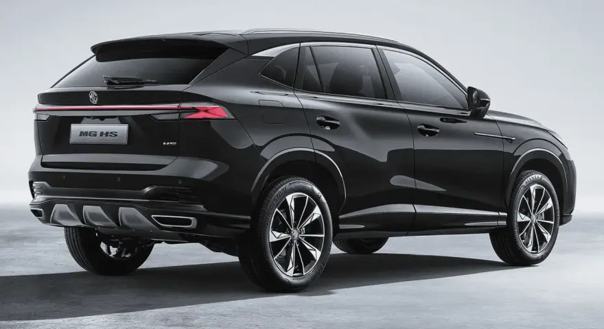 Czarne MG HS PHEV, czyli plug-in hybrid, to nowoczesny SUV. Zastanawiasz się phev co to? To samochód łączący silnik spalinowy z elektrycznym.