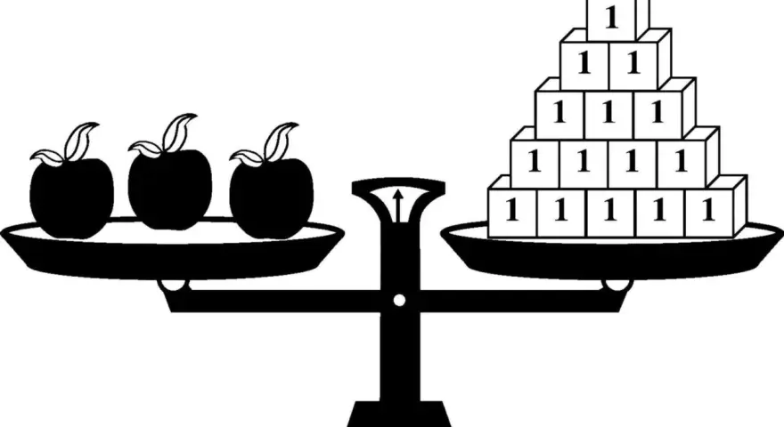 Balanza con tres manzanas en un lado y una pirámide de cubos con el número 1 en cada uno en el otro. El cuerpo manzana como vestir.