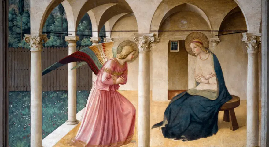 Annonciation au couvent San Marco de Florence. L'ange Gabriel, aux ailes colorées, s'incline devant la Vierge Marie, assise.