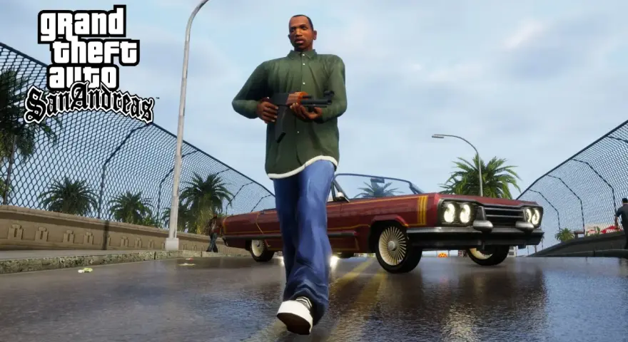CJ camina con un arma, listo para usar trucos San Andreas PS2. Un coche clásico rojo espera.