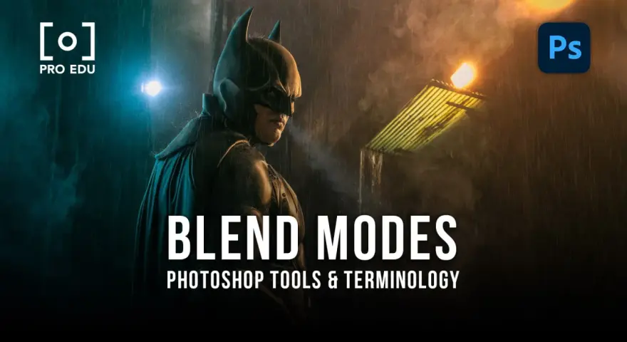Batman sous la pluie, avec le texte "BLEND MODES" et le logo Photoshop. Apprenez le mode de fusion Photoshop pour des créations épiques.