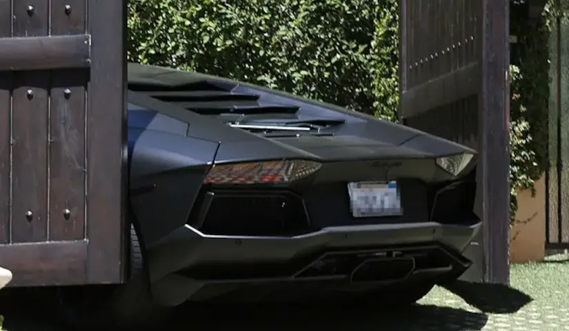 Kim Kardashian i jej luksusowy Lamborghini Aventador dla Kanye Westa