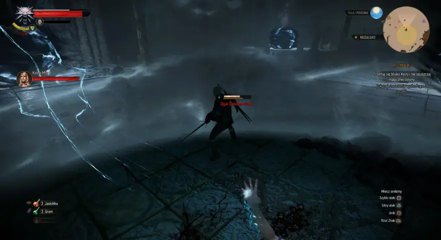 Geralt walczy z Ogarami Dzikiego Gonu w mrocznej lokacji, podczas gdy Keira Metz rzuca zaklęcia. To polowanie na czarownice w Wiedźminie 3.