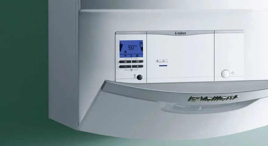 Panel de control de una caldera de condensación Vaillant, mostrando 50°C. Eficiencia energética para tu hogar.