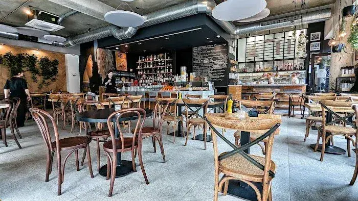 Gdzie zjeść we Wrocławiu? Odkryj najlepsze restauracje i smaki