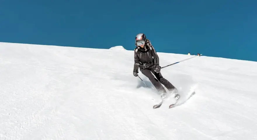 Narty z Krakowa: Wybierz idealny stok! Porady, ceny, dojazd.