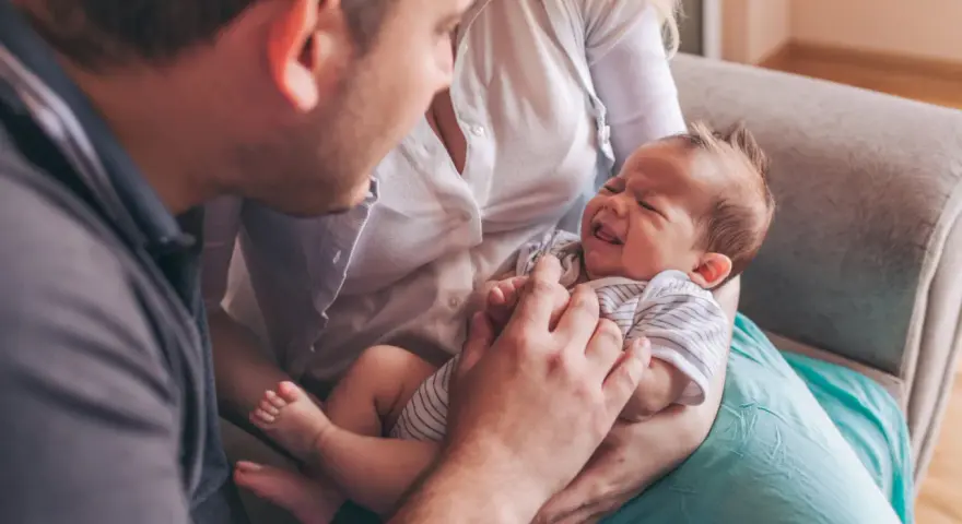 Jak zapobiec ulewaniu przez nos u niemowląt? Porady eksperta