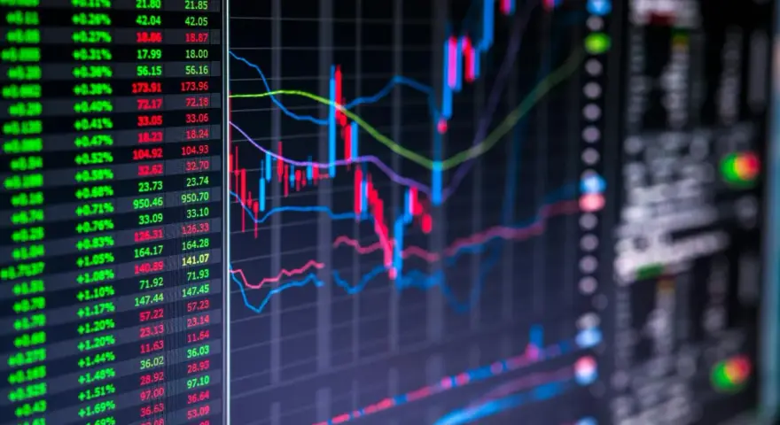 Gráfico de velas y líneas de cotización, mostrando la evolución de una cuenta contable fondos de inversión.