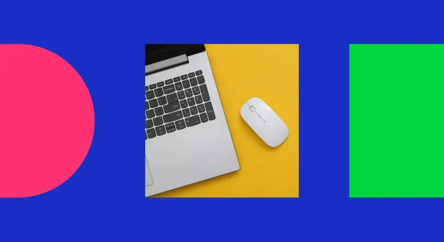 En laptop och en vit mus på en gul bakgrund. En illustration av bra kompetenser för digitalt arbete.