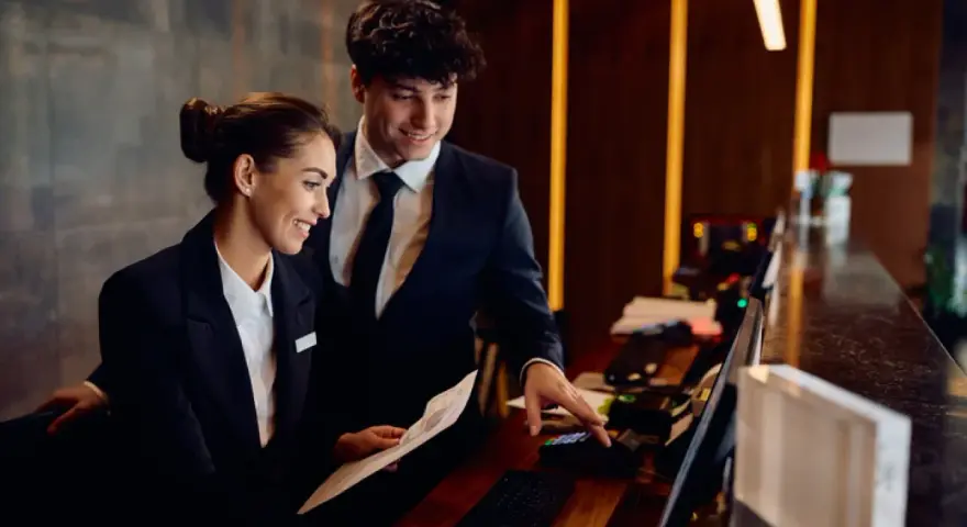 Czym się różni hotel 4-gwiazdkowy od 5-gwiazdkowego? Odkryj kluczowe różnice