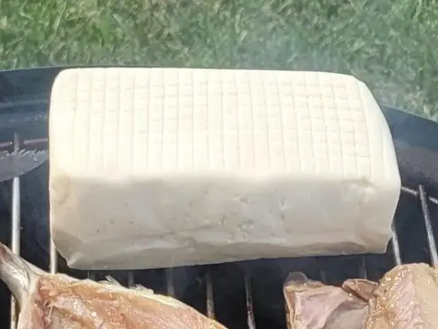 Czy halloumi ma laktozę? Sprawdź, czy możesz jeść ten ser bez obaw