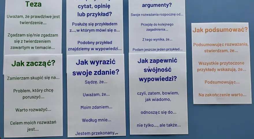 Pomocne wskazówki, jak napisać rozprawkę: teza, argumenty, przykłady, jak zacząć, wyrazić zdanie, podsumować.