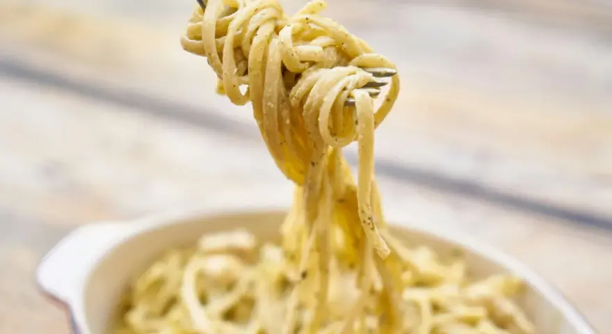 Carbonara perfecta: 5 ingredientes, sin nata y cremosa. ¿Te atreves?