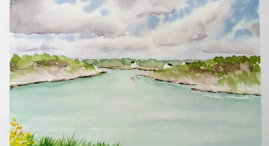 Simple dessin paysage facile couleur. Une rivière aux teintes turquoise serpente entre des rives verdoyantes sous un ciel nuageux.