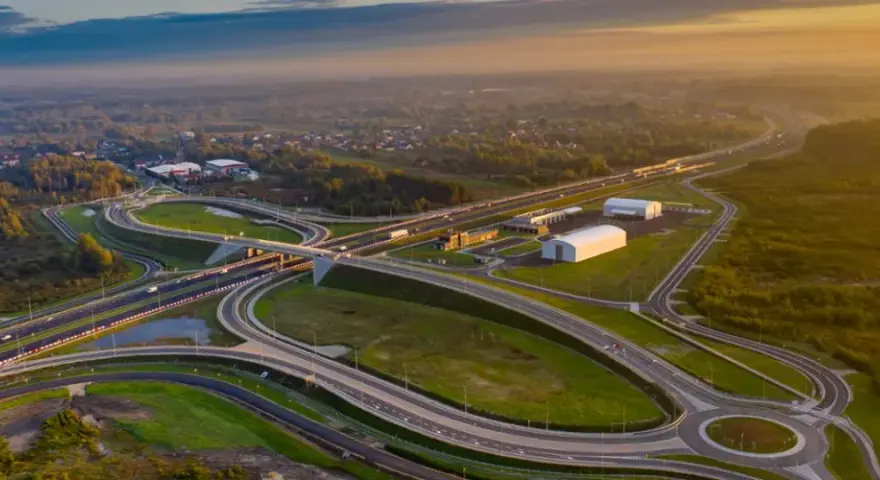 Ile km autostrad jest w Polsce? Zaskakujące dane i plany rozwoju