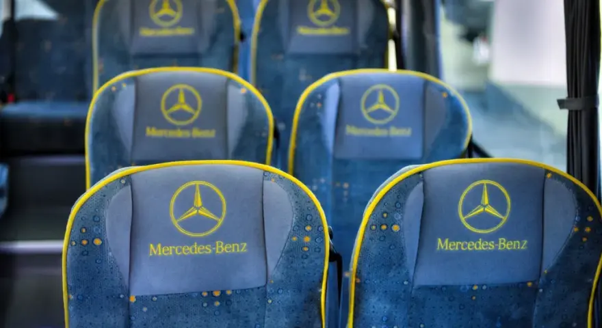 Contbus Warszawa: Gdzie znajdziesz swój autobus na Dworcu Zachodnim?