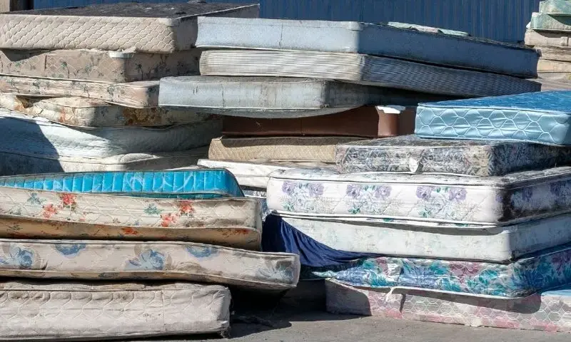 Co zrobić ze starym materacem? Ekologiczne sposoby na utylizację