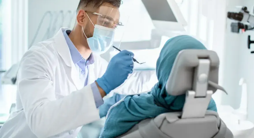 Pokonaj lęk przed dentystą: praktyczny przewodnik i bezbolesne metody