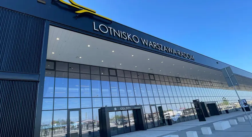 Nowoczesne lotnisko Warszawa-Radom, kiedy otwarcie? Zapytanie o otwarcie lotniska.