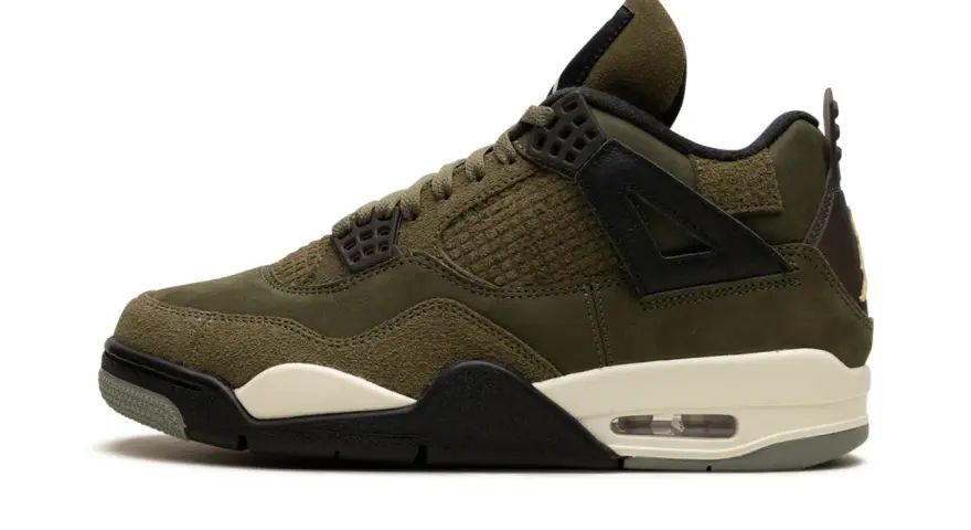 Sneaker Jordan 4 color verde militare, con dettagli in camoscio e tessuto tecnico. Un look audace per chi ama lo stile 420.