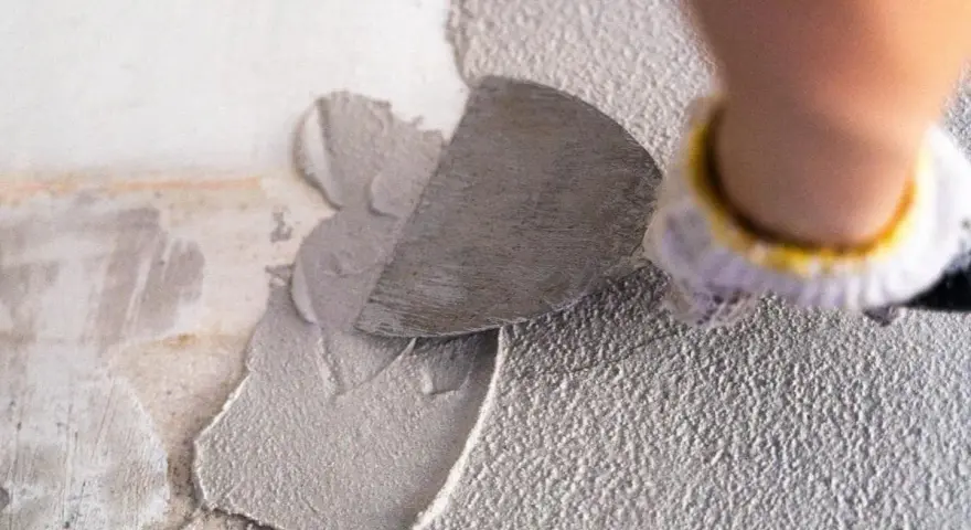 Tynk na styropian: Akryl czy silikon? Wybierz idealny dla Twojej elewacji