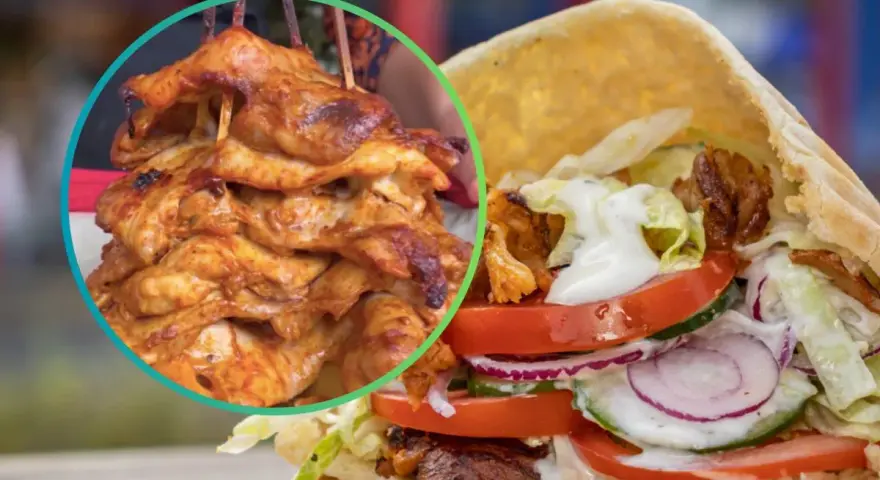 Pyszny kebab z soczystym mięsem z rożna, warzywami i sosem. Idealny przepis na domowy kebab.