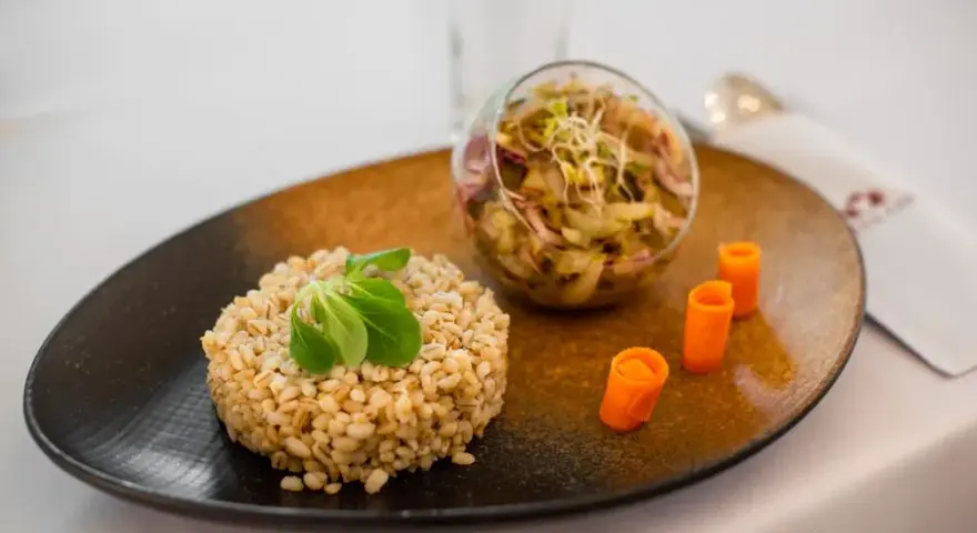 Gdzie zjeść w Mosznej: najlepsze restauracje i kawiarnie do odwiedzenia