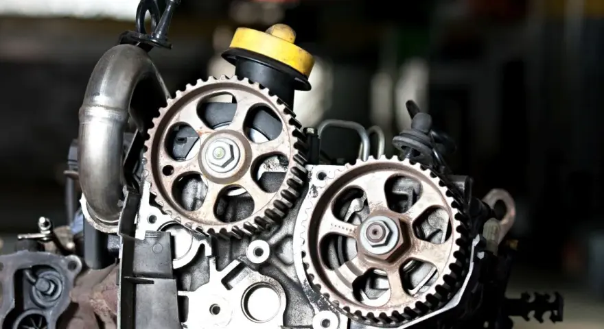 Mechanizm rozrządu w dieslu. Pamiętaj, co ile wymieniać rozrząd w dieslu, by uniknąć awarii.