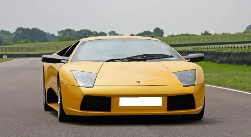 Ile kosztuje złote lamborghini? Zaskakujące ceny i czynniki wpływające na wartość