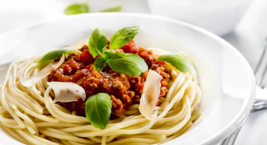 Skąd pochodzi spaghetti? Tajemnice i historie, które zaskakują
